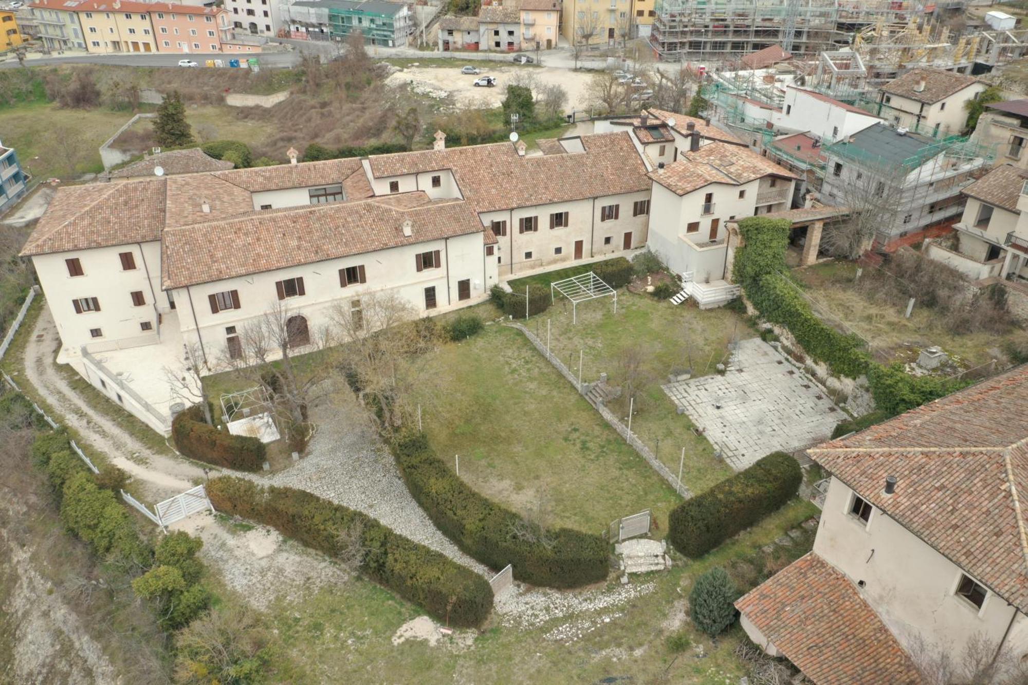 Palazzo Palitti Bed & Breakfast Roio Exterior photo